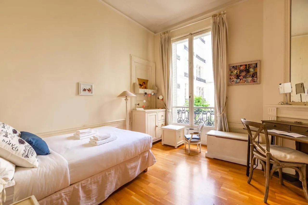 Daire Veeve - Parisian Charm By Pereire *